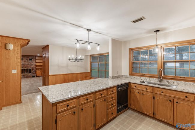 2501 College St Se, House other with 5 bedrooms, 3 bathrooms and null parking in Decatur AL | Image 13
