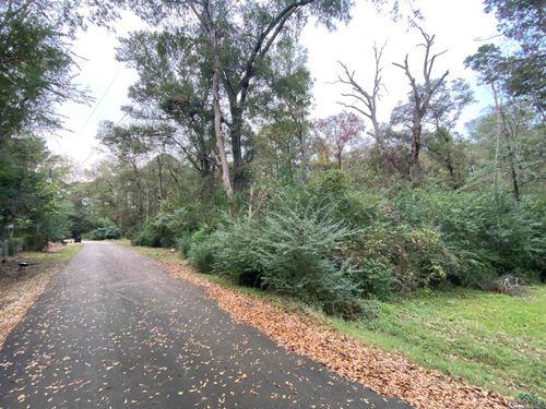 700 Hutchins St, Center, TX, 75935-3128 | Card Image