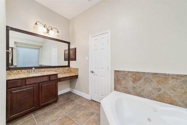 27259 Jessica Hills Ln, House other with 4 bedrooms, 3 bathrooms and 3 parking in Spring TX | Image 27