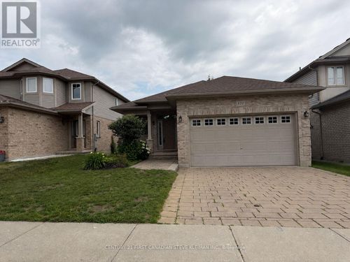 879 Garibaldi Ave, London, ON, N5X4J6 | Card Image