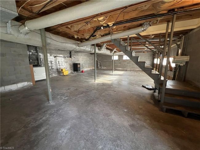 101 N Wilson St, House other with 4 bedrooms, 2 bathrooms and null parking in Madison NC | Image 34