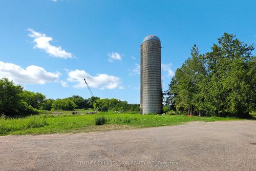 13291 Warden Acres E, Whitchurch Stouffville, ON, L4A3X8 | Card Image