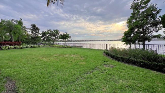 8725 Parkland Bay Dr, House other with 4 bedrooms, 5 bathrooms and null parking in Parkland FL | Image 8