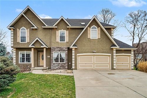1101 Pebble Beach Dr, Lansing, KS, 66043-2208 | Card Image