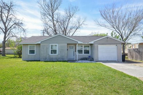 201 Inwood Ln, Highlands, TX, 77562-2625 | Card Image