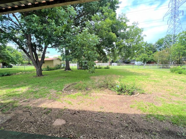 Back yard | Image 23