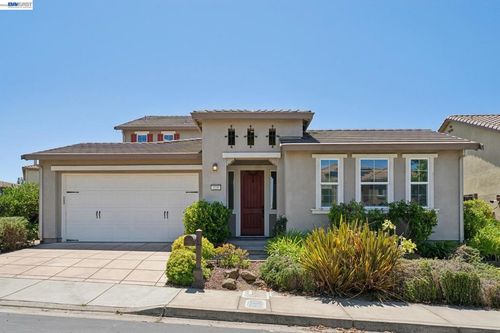 123 Benmore Dr, Hayward, CA, 94542-7931 | Card Image
