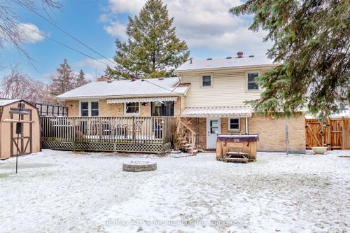 872 Law Street, Oshawa, ON, L1G4M4 | Card Image