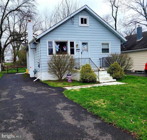 17 Hillman Ave, EWING, NJ, 08638-2827 | Card Image