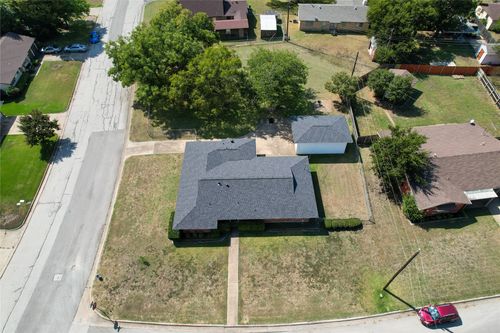 240 Smith St, Burleson, TX, 76028-5814 | Card Image