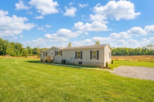 1890 Mosley Ferry Rd, Chapmansboro, TN, 37035-5202 | Card Image