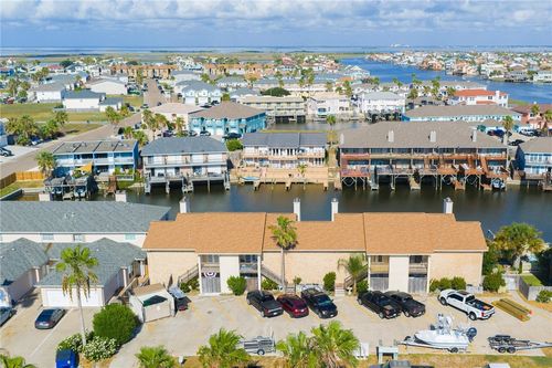 apt-202-15421 Seamount Cay Ct, Corpus Christi, TX, 78418-6353 | Card Image