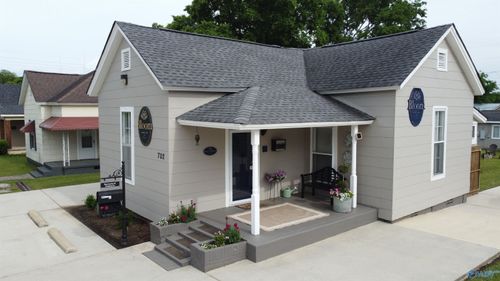 702 Mckinley Ave Ne, Huntsville, AL, 35801-3552 | Card Image
