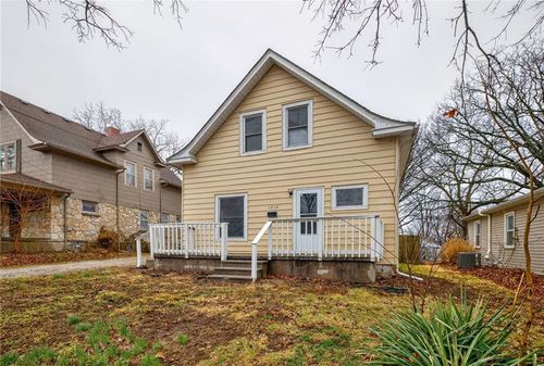 1212 N Spring St, Independence, MO, 64050-1730 | Card Image