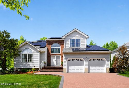 28 Glynn Ct, Parlin, NJ, 08859-2501 | Card Image