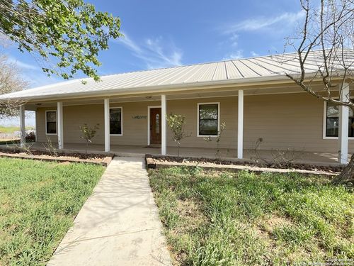 1227 County Road 104, Floresville, TX, 78114-4835 | Card Image