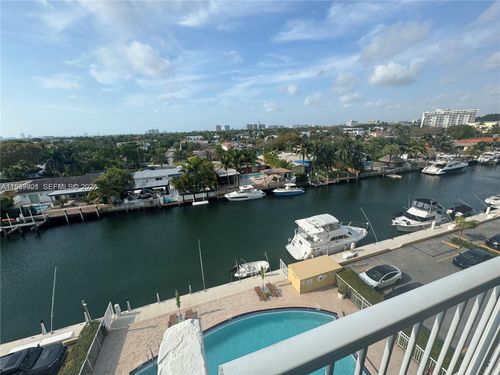 apt-606-2000 Ne 135th St, North Miami, FL, 33181-2105 | Card Image