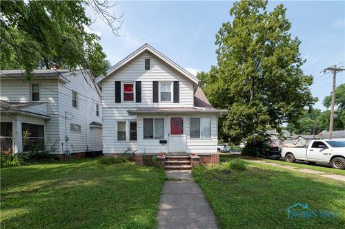 902 Brinton Dr, Toledo, OH, 43612-2412 | Card Image