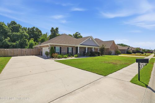 6417 Chickory Way, Ocean Springs, MS, 39564-5239 | Card Image