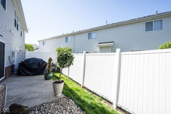 9770 Blue Violet Dr, Condo with 3 bedrooms, 3 bathrooms and null parking in Noblesville IN | Image 35