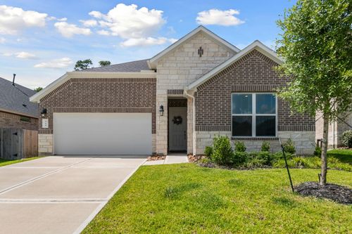560 Newcomb Hollow Dr, Conroe, TX, 77304-2982 | Card Image