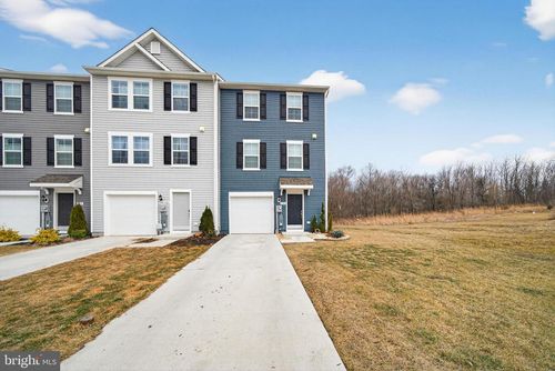 338 Nocking Point Blvd, MARTINSBURG, WV, 25403-4402 | Card Image