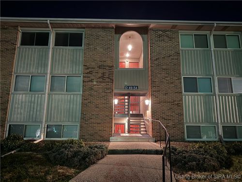 53 Lakeshore Dr, Clarksville, IN, 47129-3071 | Card Image