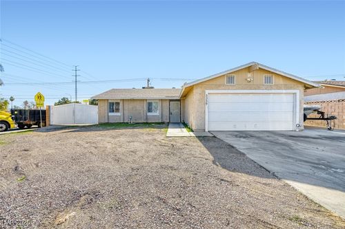 5359 Chattanooga Ave, Las Vegas, NV, 89122-7064 | Card Image