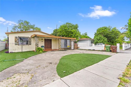 788 W 32nd St, Hialeah, FL, 33012-5344 | Card Image