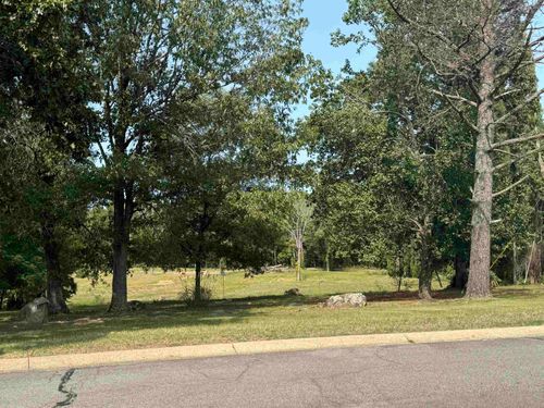 2 Tara Mount Dr, Jacksonville, AR, 72076-3621 | Card Image