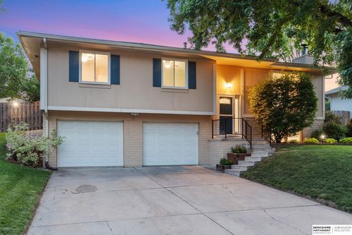 1612 Peterson Dr, Omaha, NE, 68130-1439 | Card Image