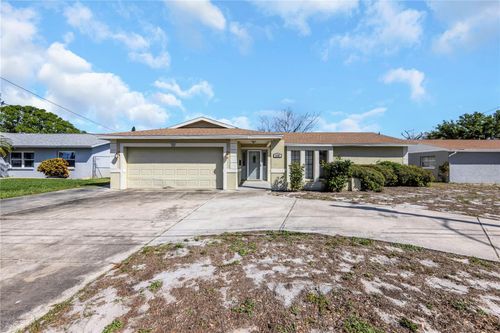 1137 54th Ave S, St Petersburg, FL, 33705-5005 | Card Image