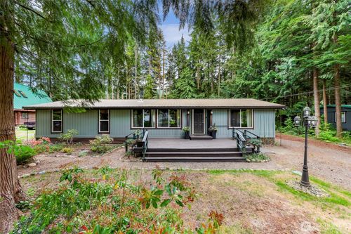 2091 Clear Valley Dr, Maple Falls, WA, 98266-7005 | Card Image