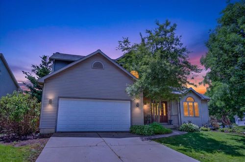 7129 Countrywood Ln, Madison, WI, 53719-5078 | Card Image
