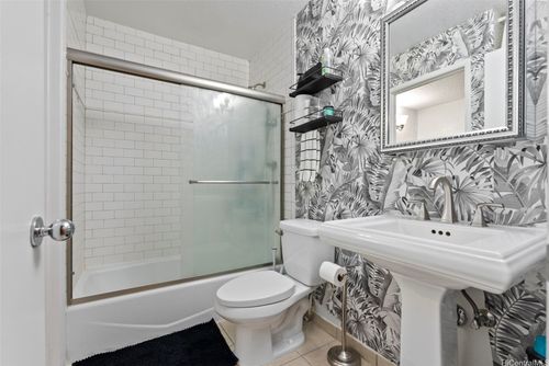 11w-468 Mananai Pl, Honolulu, HI, 96818-5334 | Card Image