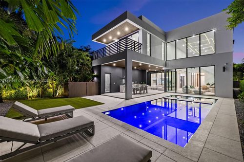 260 Nw 49th St, Miami, FL, 33127-2143 | Card Image