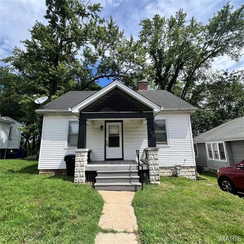 321 W Cleveland Ave, Belleville, IL, 62220-2457 | Card Image