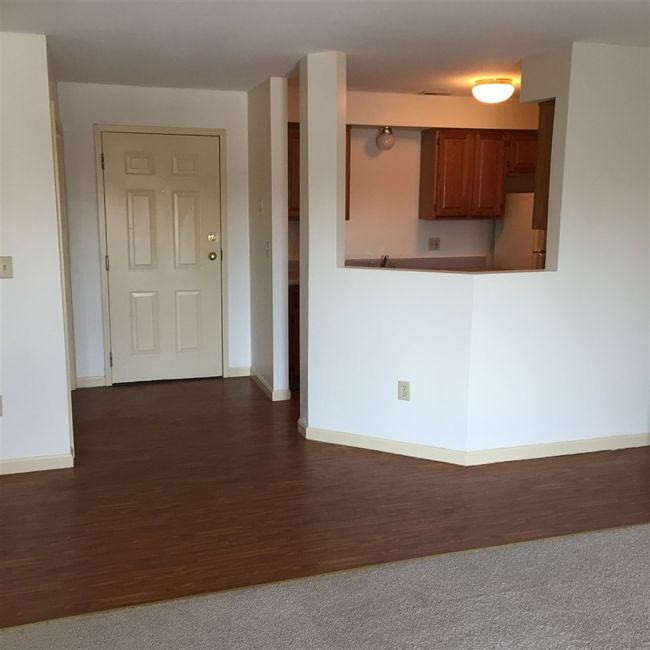 APT-302 - 7 Railroad Ave, Condo with 2 bedrooms, 1 bathrooms and null parking in Derry NH | Image 25