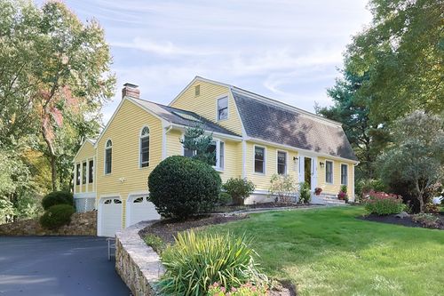 6 New Castle Rd, Ashland, MA, 01721-2250 | Card Image