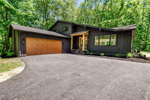 19121 Brewster Rd, Aurora, OH, 44202-8615 | Card Image