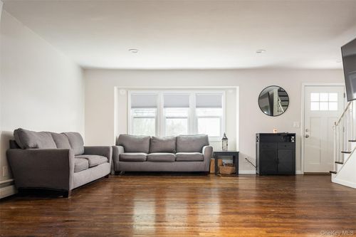 167 Union Ave, Holbrook, NY, 11741-1740 | Card Image