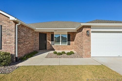 8419 E 162nd Pl S, Bixby, OK, 74008-4657 | Card Image