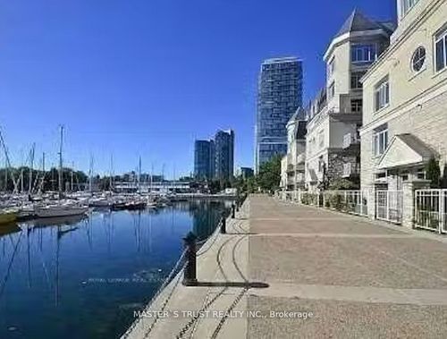 238-30 Stadium Rd, Toronto, ON, M5V3P4 | Card Image