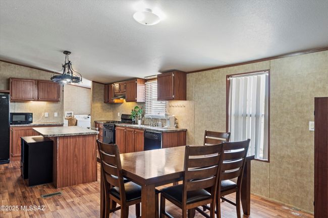 Dining Area | Image 4