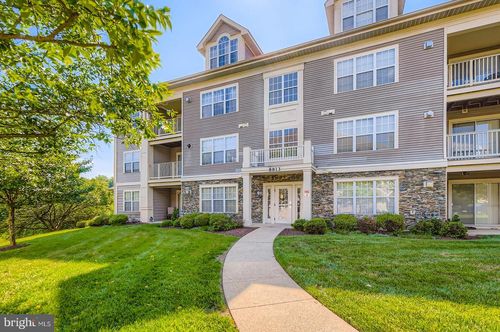 apt-203-8813 Stone Ridge Cir, PIKESVILLE, MD, 21208-1022 | Card Image