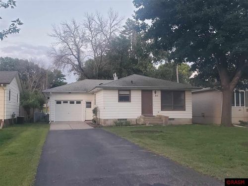 810 N Garden St, New Ulm, MN, 56073-1502 | Card Image