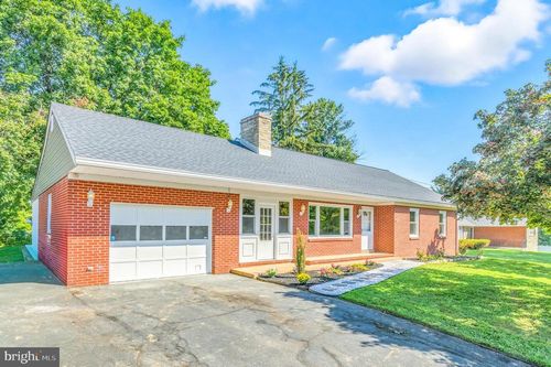 1064 Flora Ln, Upper Chichester, PA, 19061-3109 | Card Image