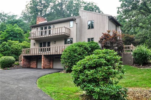 168 Farmington Pl, Greensburg, PA, 15601-5815 | Card Image