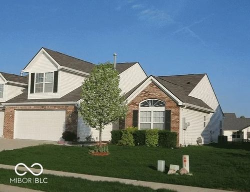 1350 Hamilton Dr, Greenwood, IN, 46143-6842 | Card Image