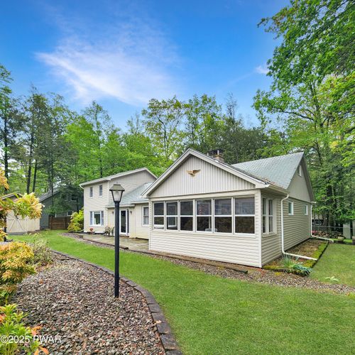 515 Covered Bridge Dr, Lakeville, PA, 18438-6744 | Card Image
